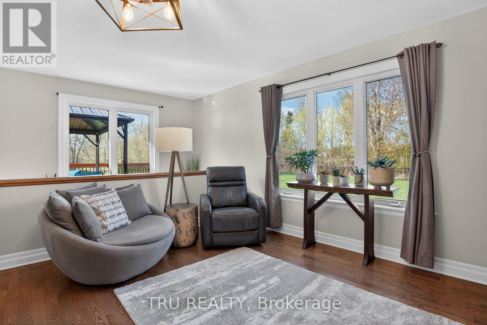 52 KIMBERLY AVENUE - 32