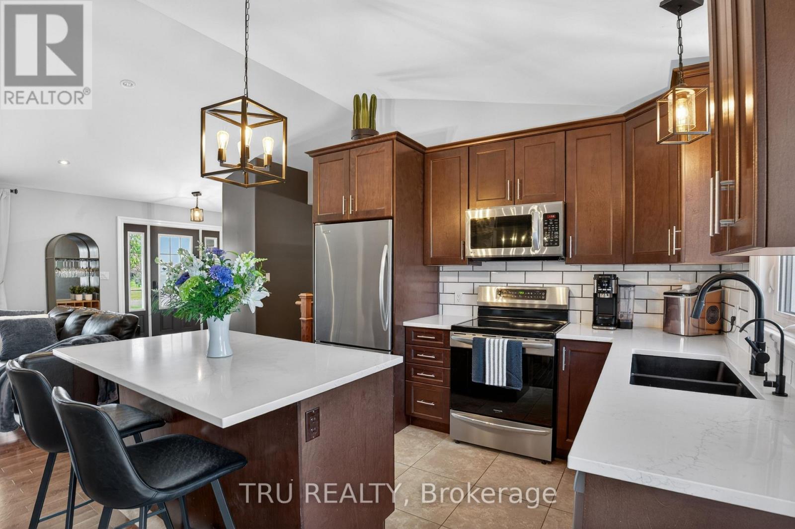 52 KIMBERLY AVENUE - 8