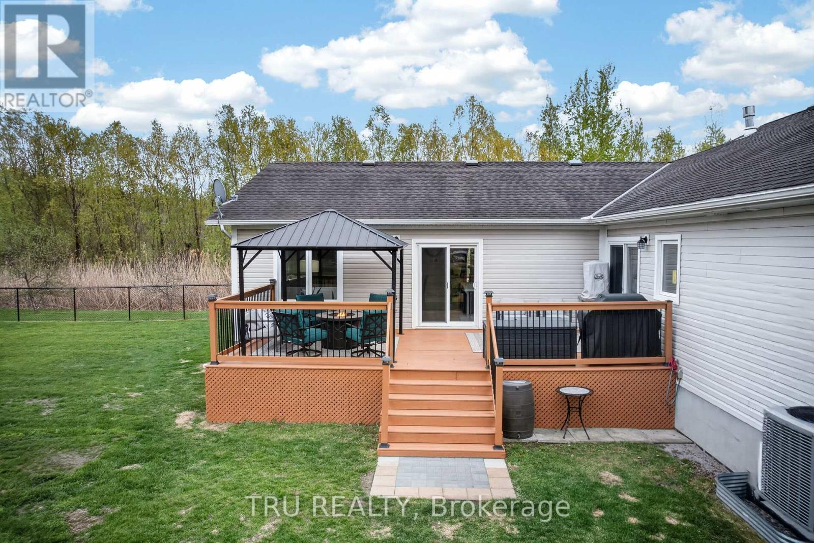 52 KIMBERLY AVENUE - 42