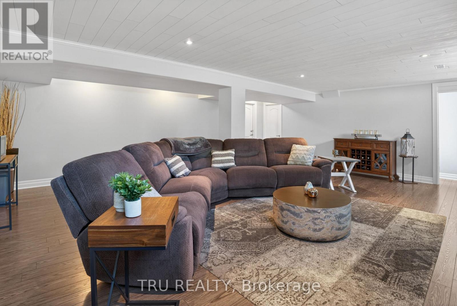 52 KIMBERLY AVENUE - 38