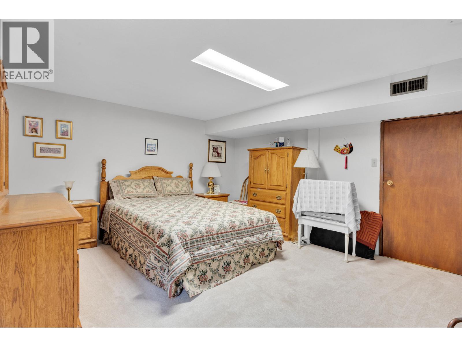 2206 MUSQUEAMVIEW STREET — photo 2