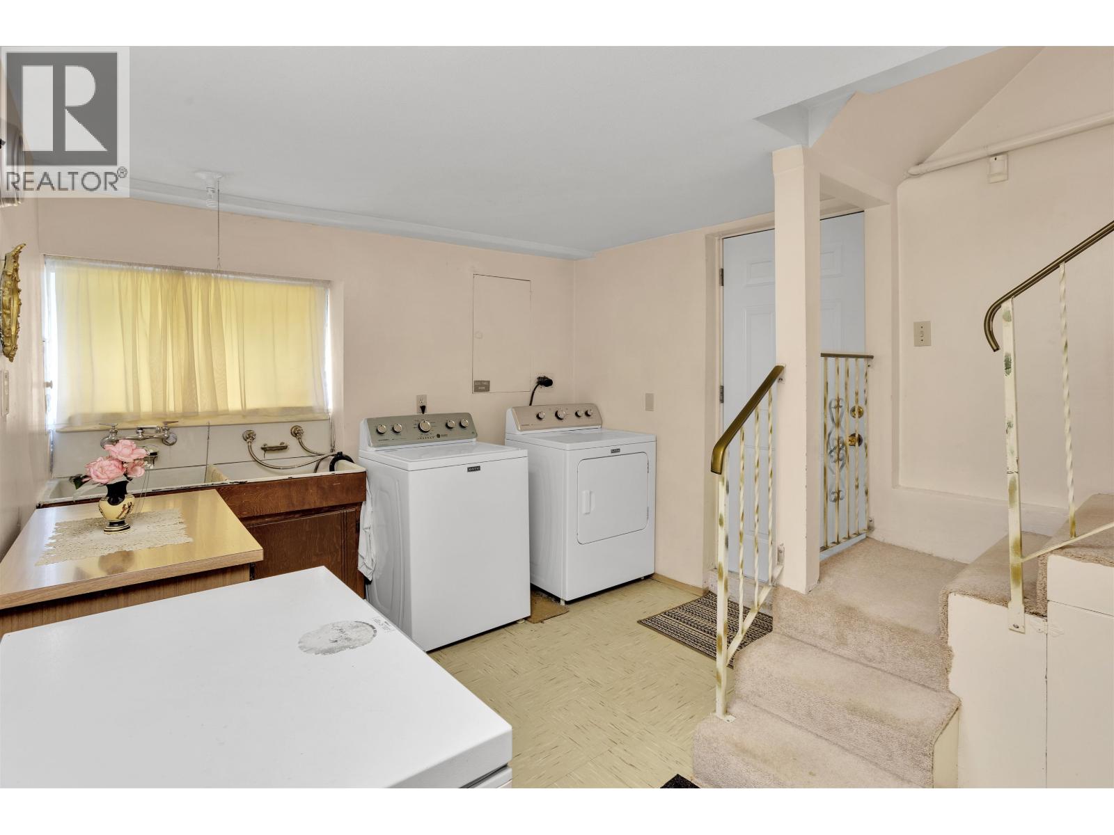 2206 MUSQUEAMVIEW STREET — photo 3