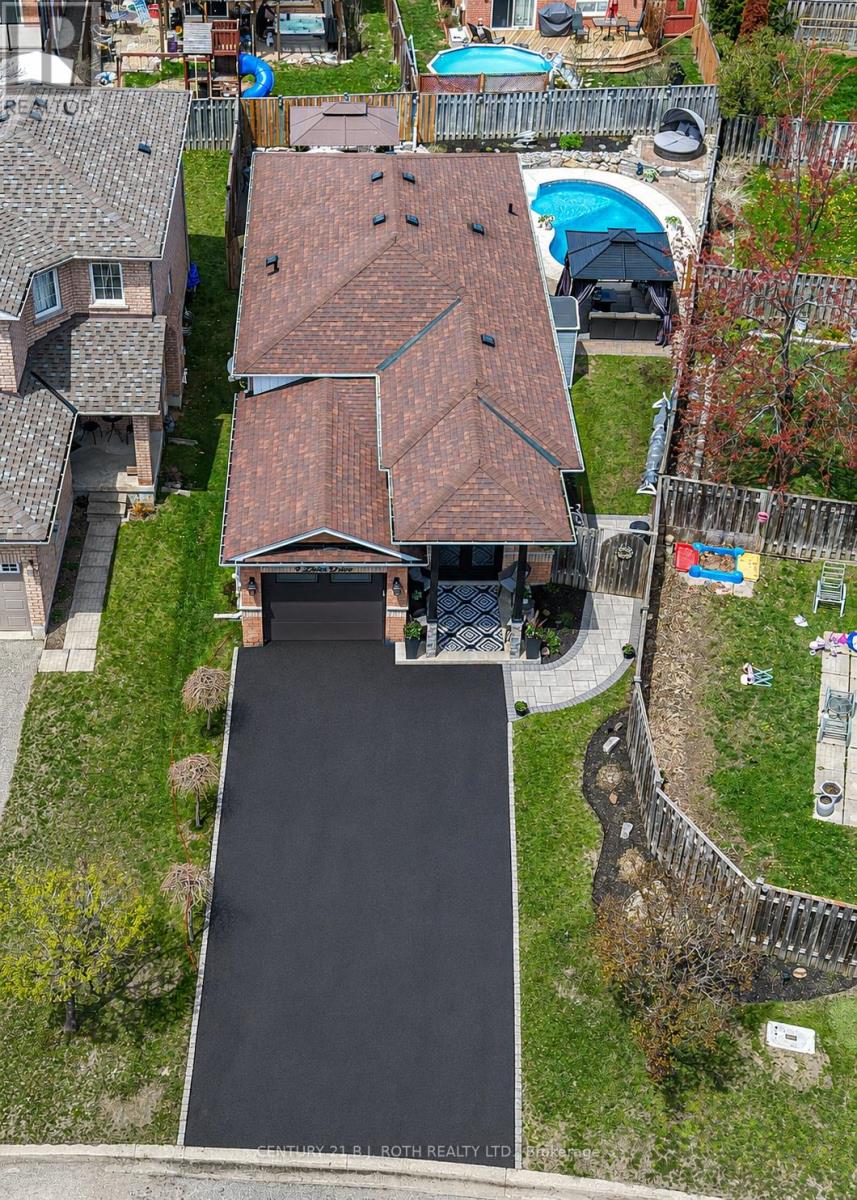 4 LISTER DRIVE - Image 2