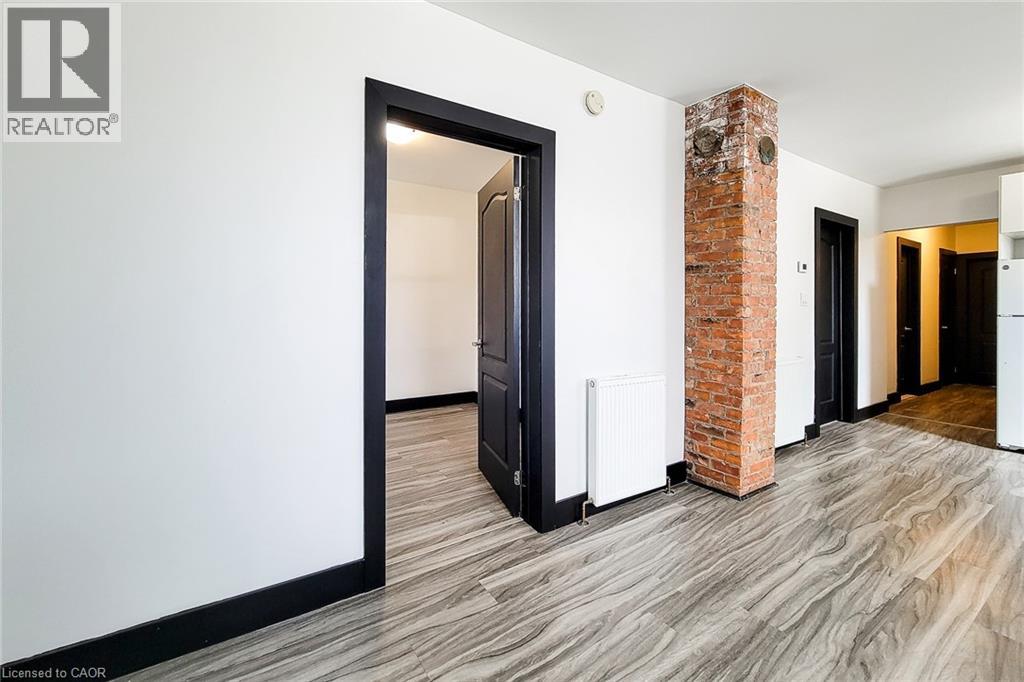 98 WELLAND Street N - 21