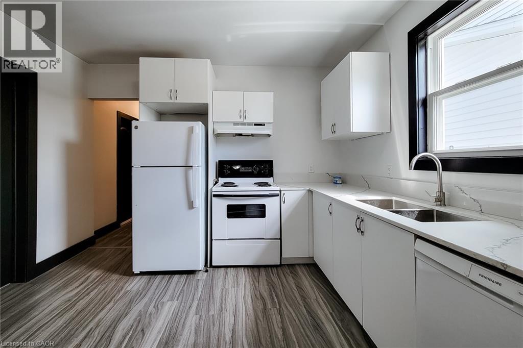 98 WELLAND Street N - 20