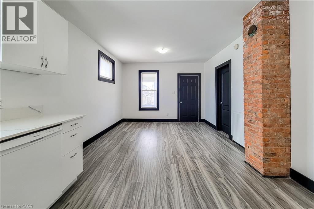 98 WELLAND Street N - 12
