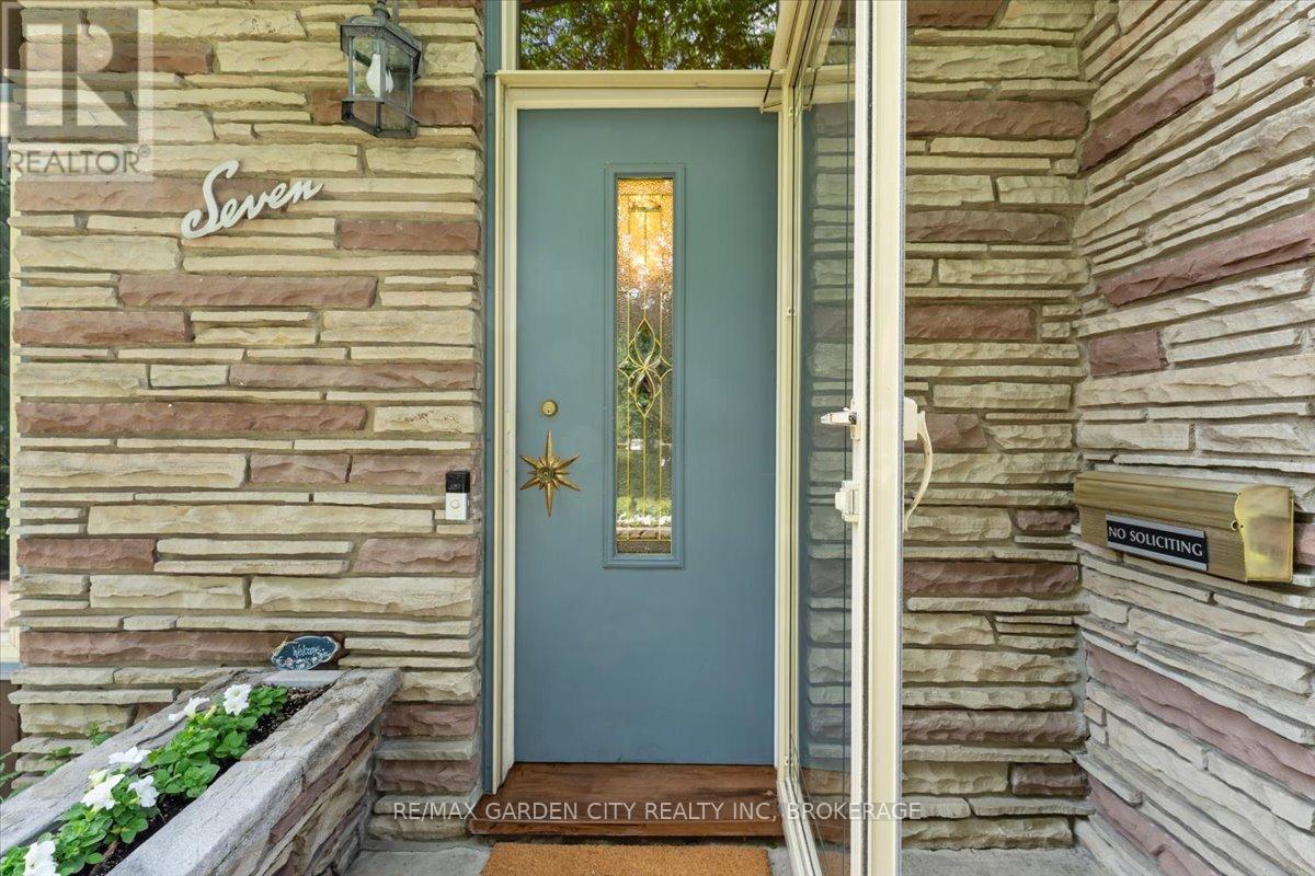 7 GLENAYR PLACE - 7