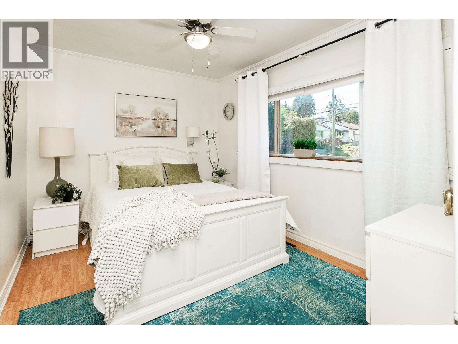 300 TENTH AVENUE, New Westminster