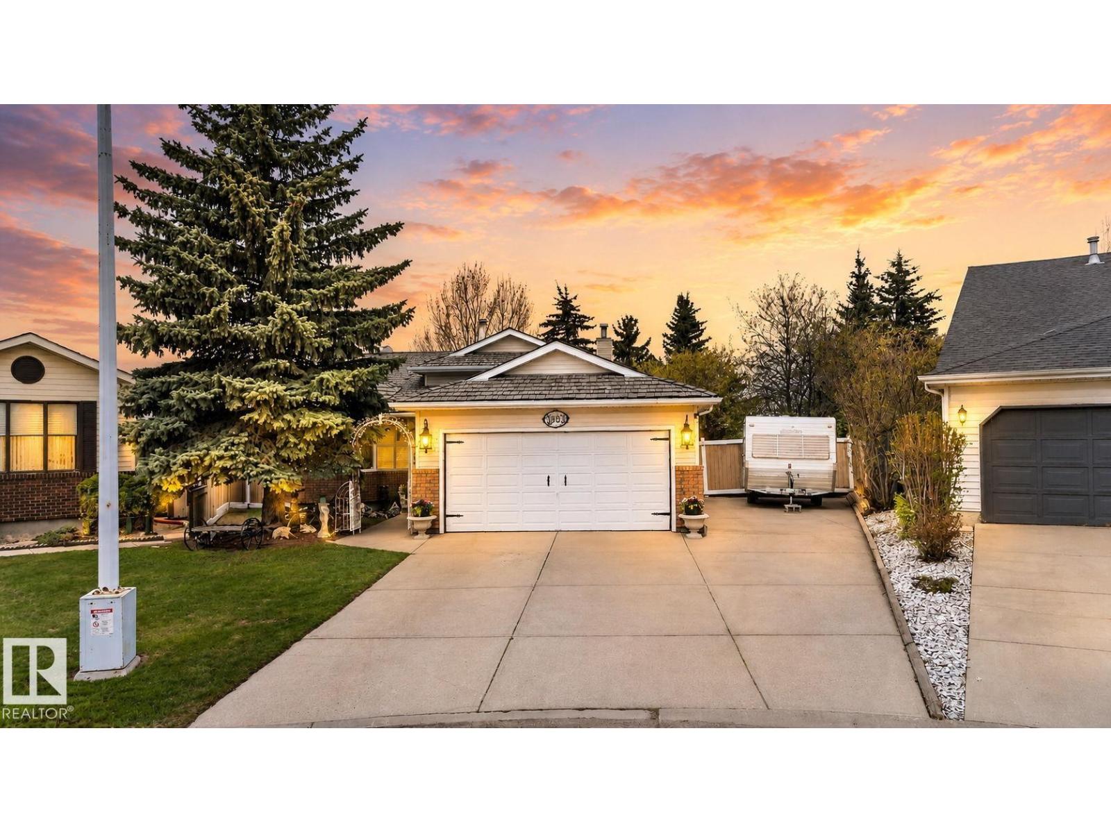 3332 44B AV NW - 1