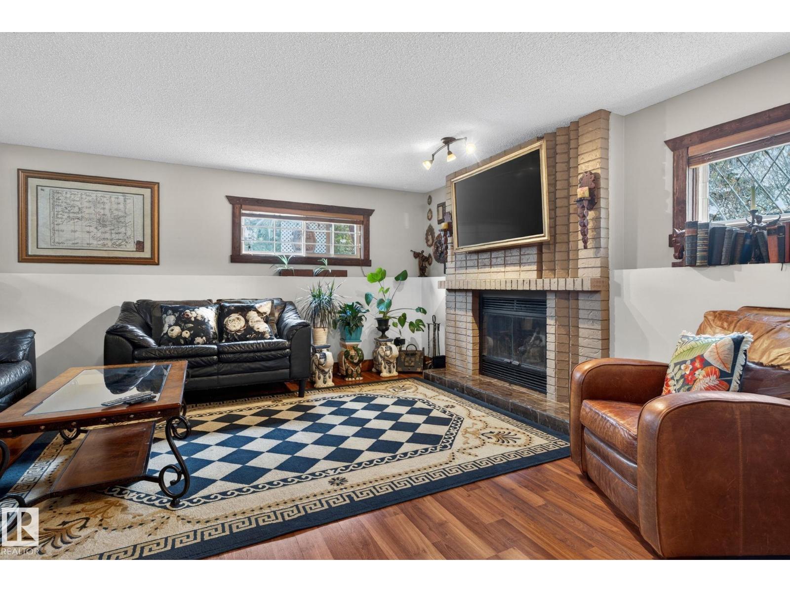 3332 44B AV NW, Edmonton