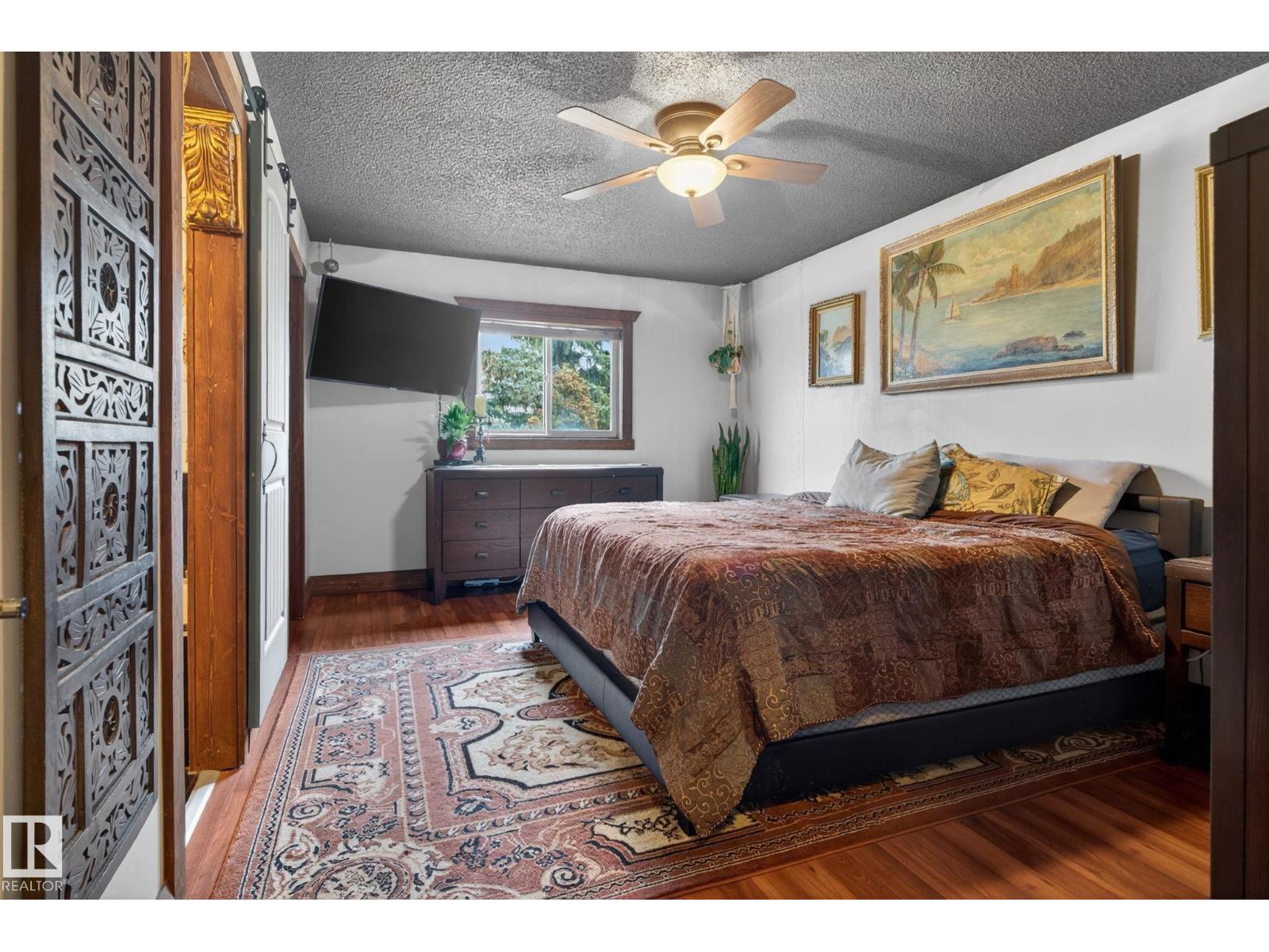 3332 44B AV NW - 24