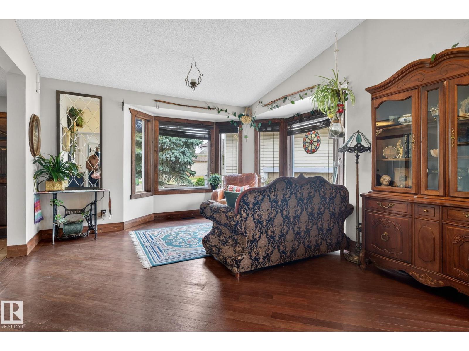 3332 44B AV NW - 4