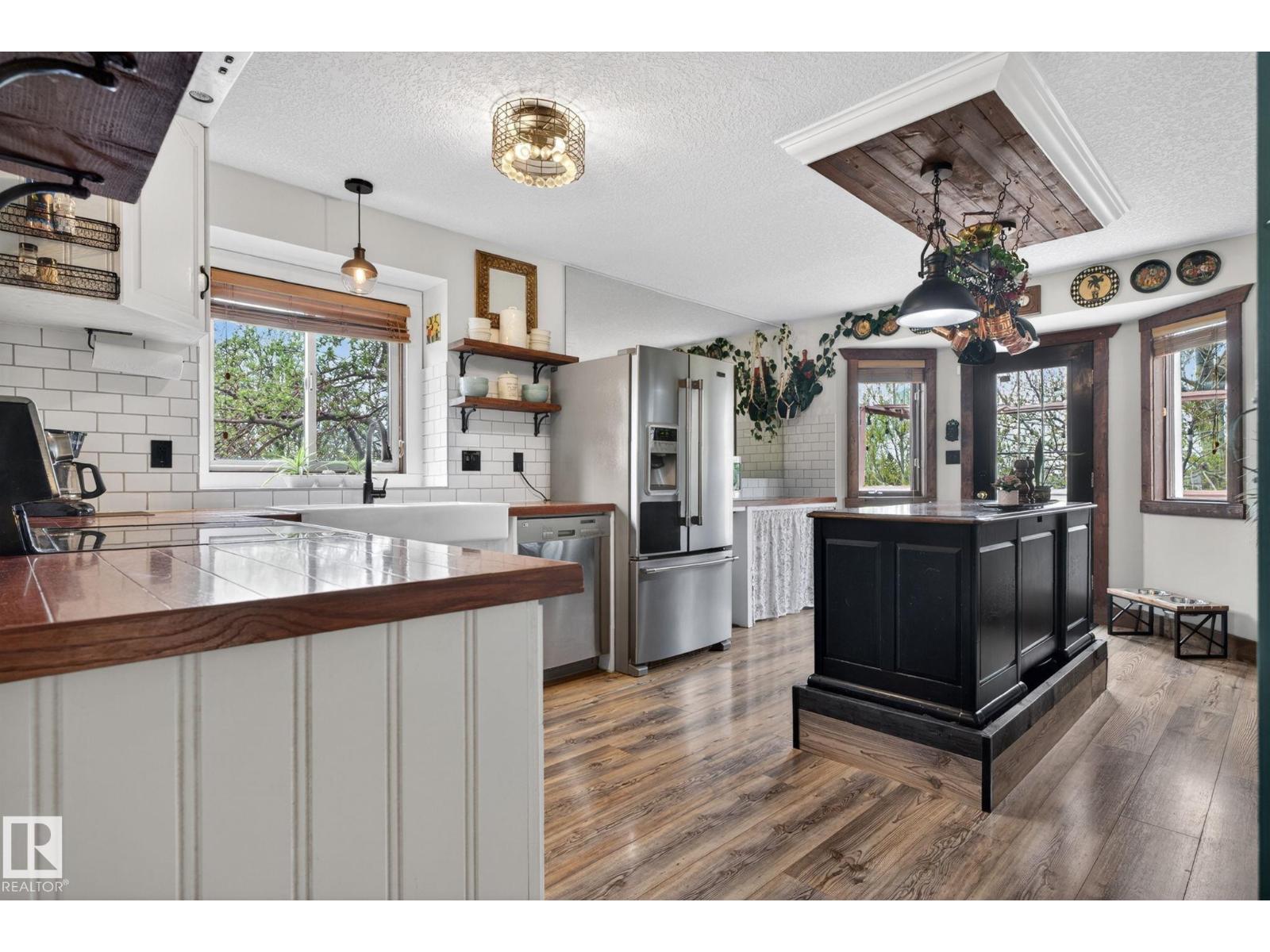 3332 44B AV NW, Edmonton