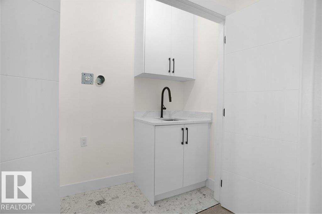 8447 Mayday Link SW, Edmonton