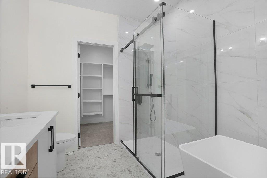 8447 Mayday Link SW, Edmonton