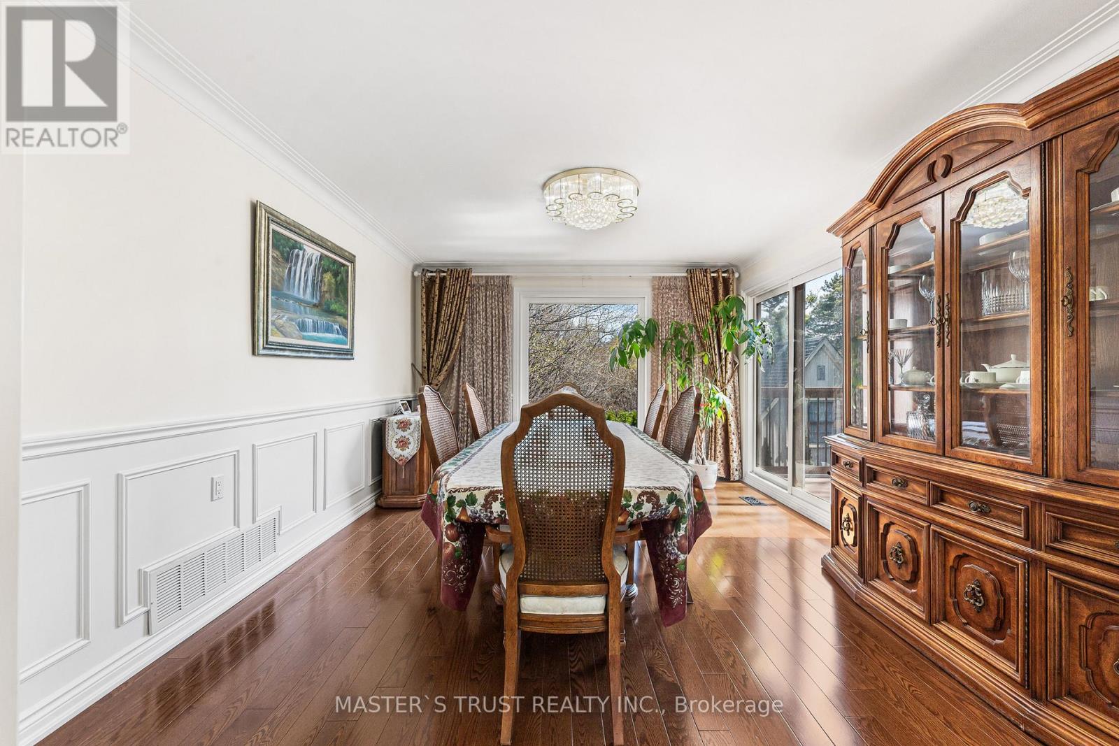 243 BURBANK DRIVE - 10
