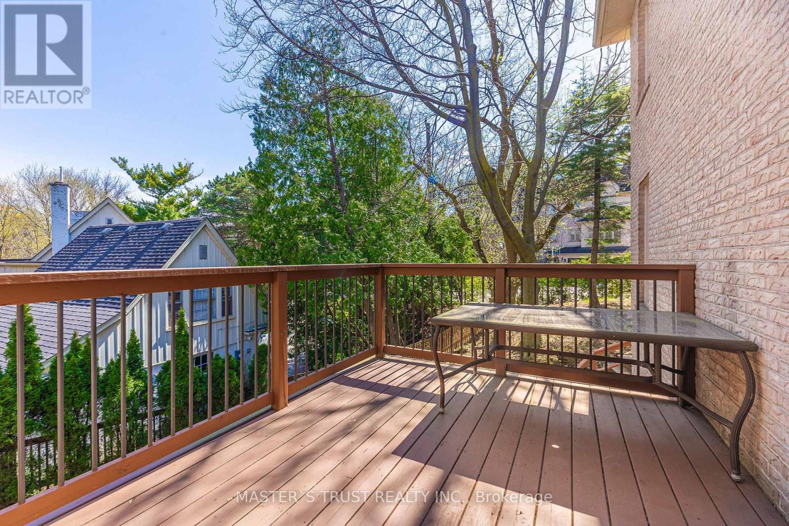 243 BURBANK DRIVE - 11