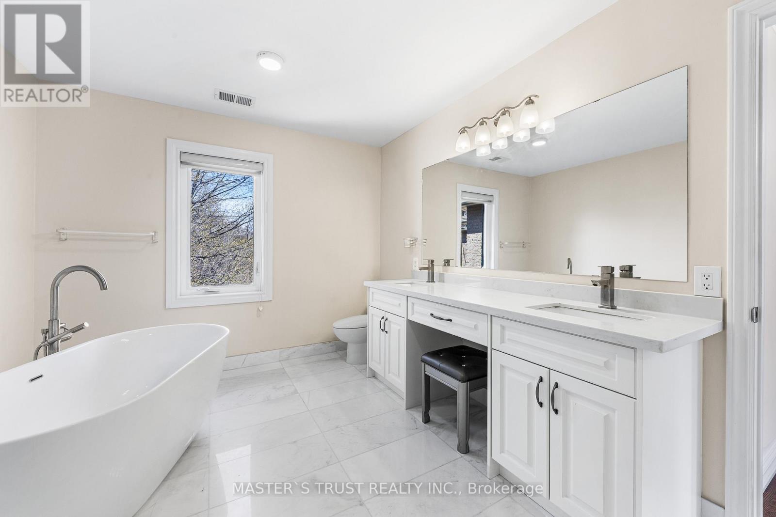 243 BURBANK DRIVE - 21