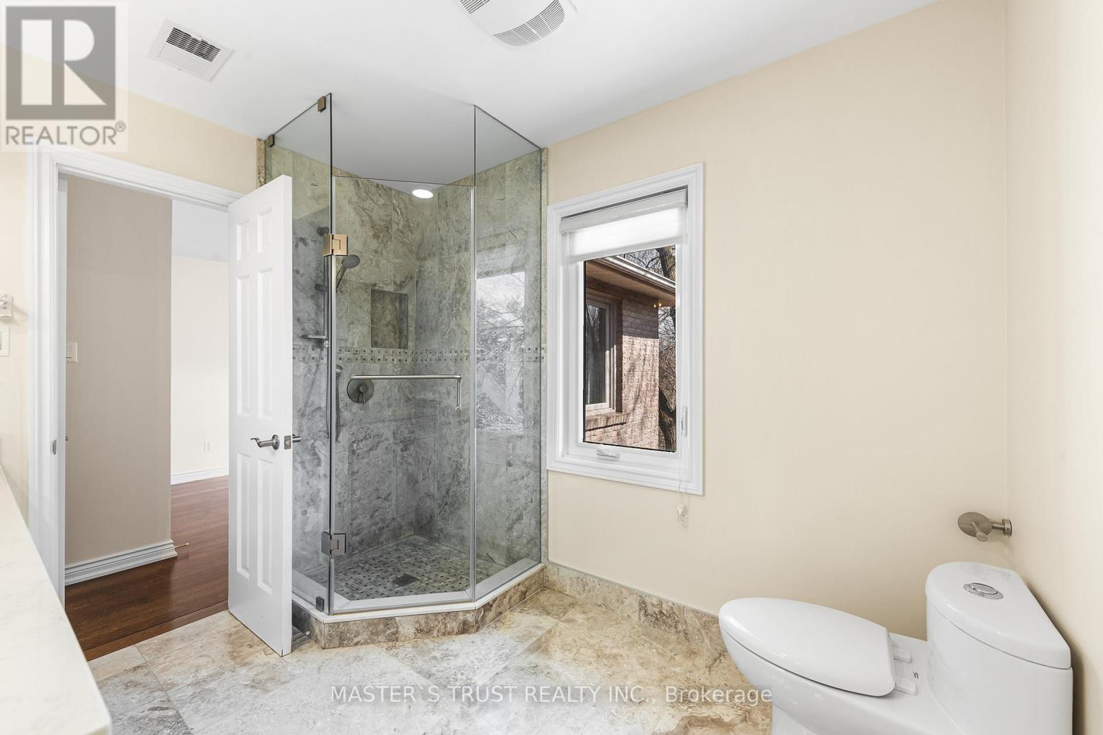 243 BURBANK DRIVE - 25