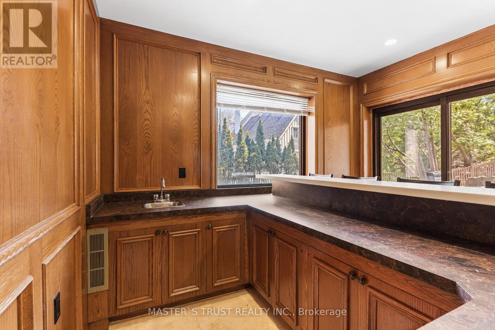 243 BURBANK DRIVE - 29