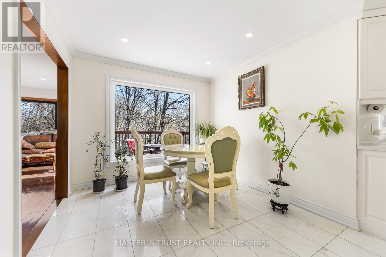 243 BURBANK DRIVE - 5