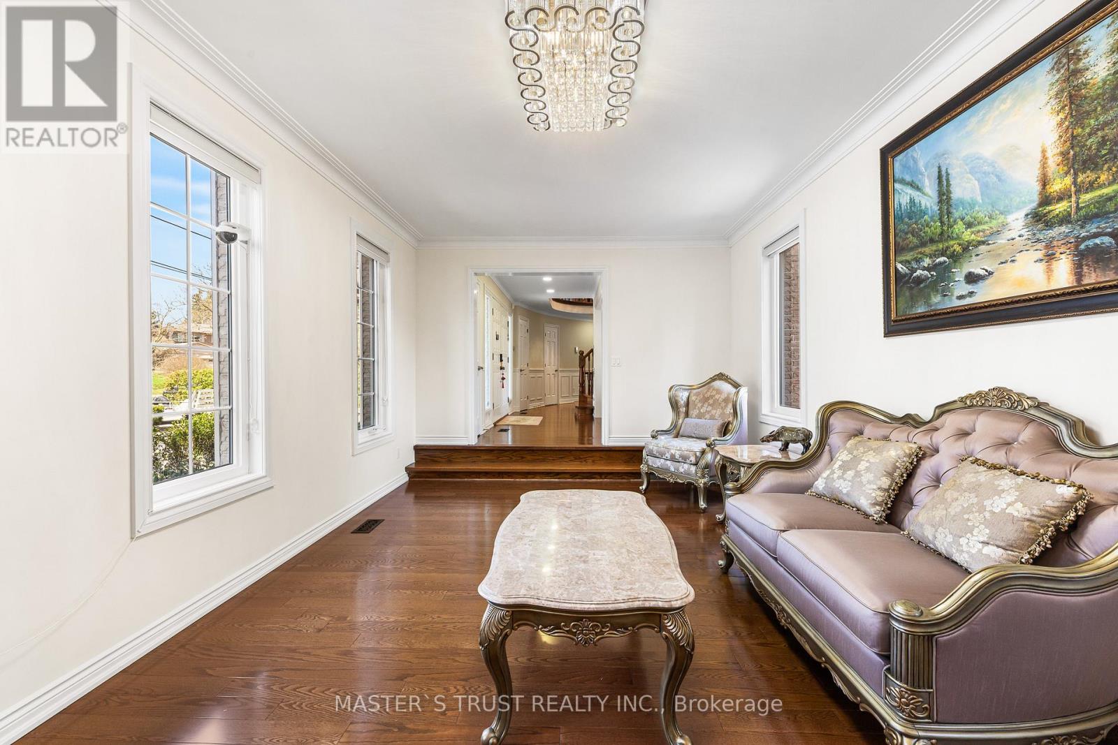 243 BURBANK DRIVE - 8