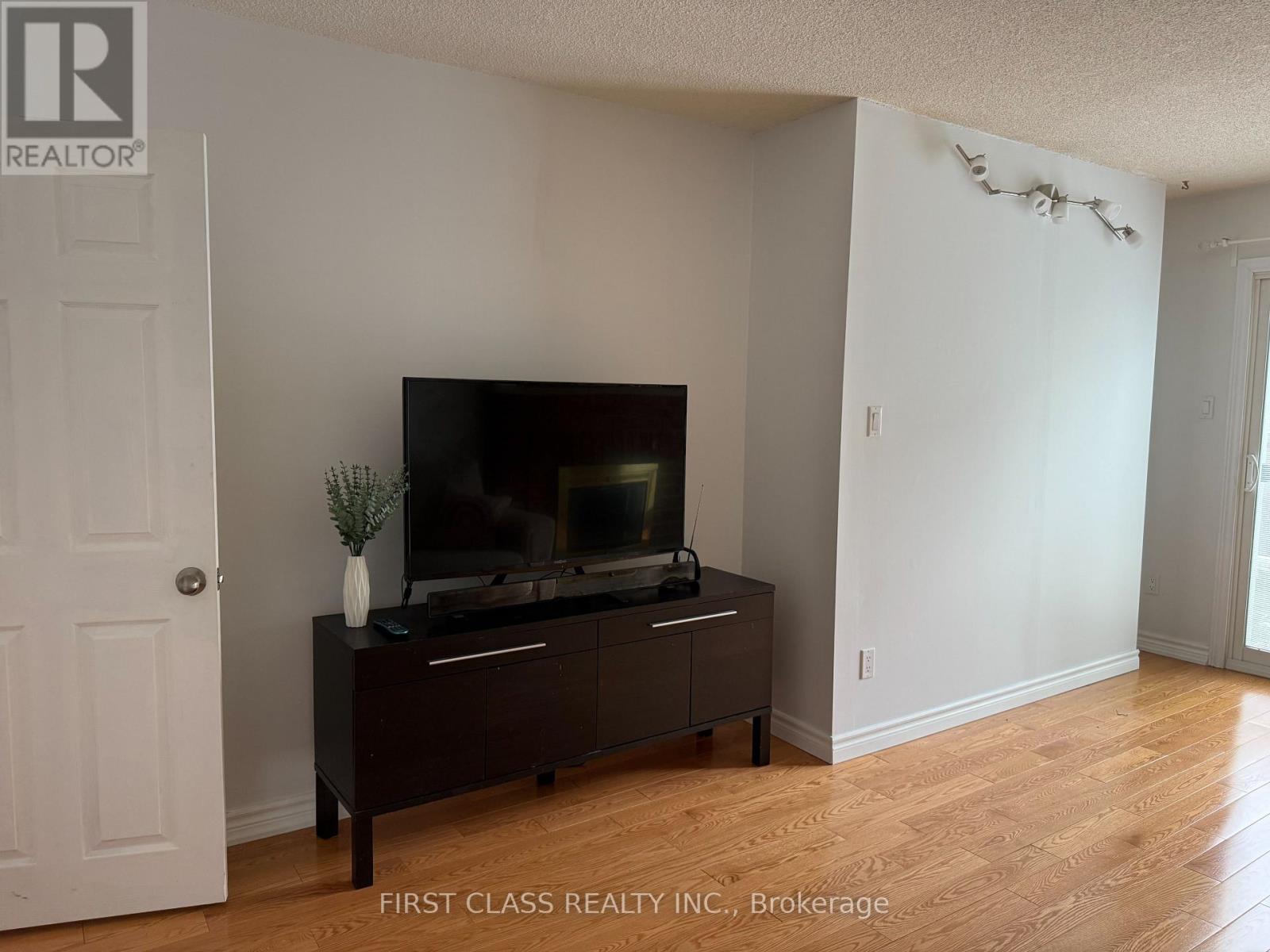 59 CALVERLEY TRAIL - 12