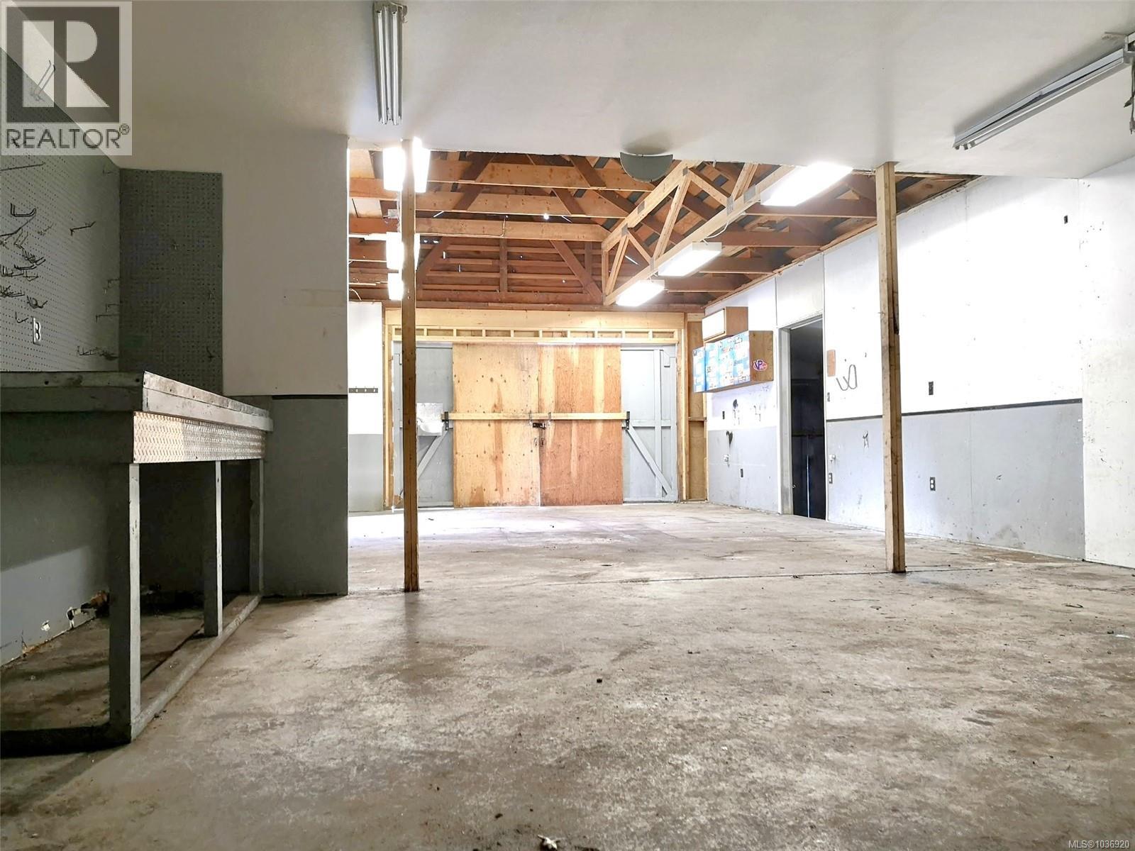 2321 Sooke Rd - 10