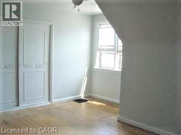 156 BOND Street S - 7