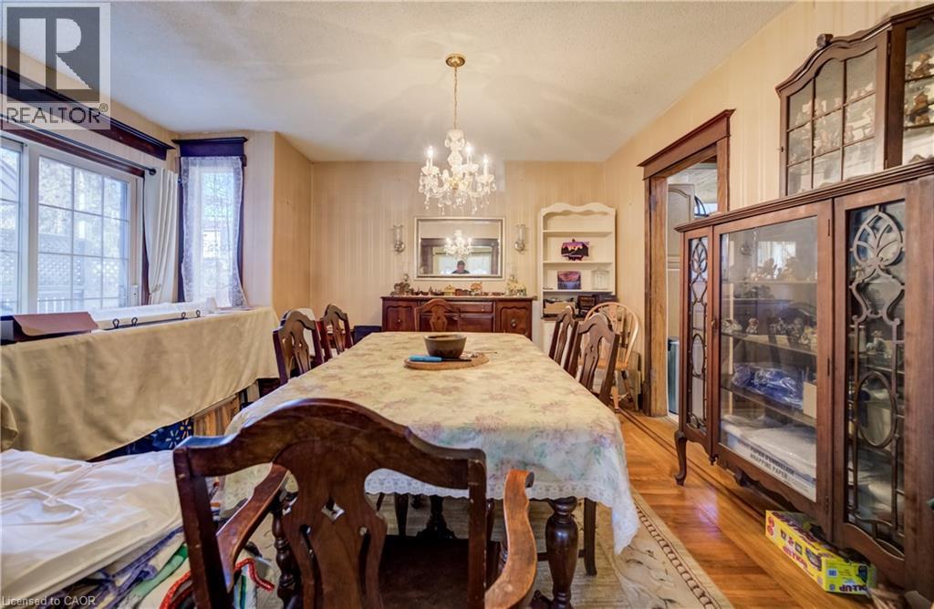 12 LEINSTER Avenue S - 8