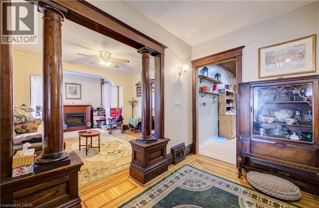 12 LEINSTER Avenue S - 5