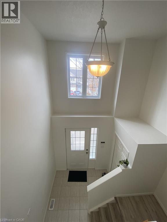 517 VIRGINIA CREEPER Street, Waterloo, Ontario, N2V2W4 — Photo 3