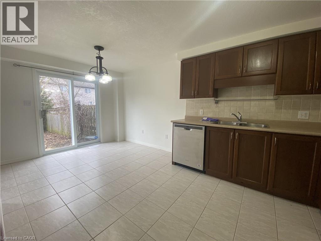 517 VIRGINIA CREEPER Street, Waterloo, Ontario, N2V2W4 — Photo 7