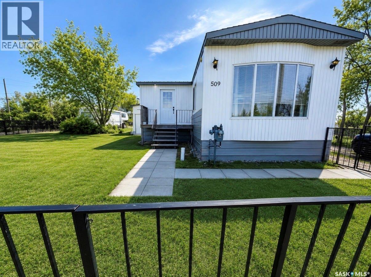 509 Toews STREET - 1