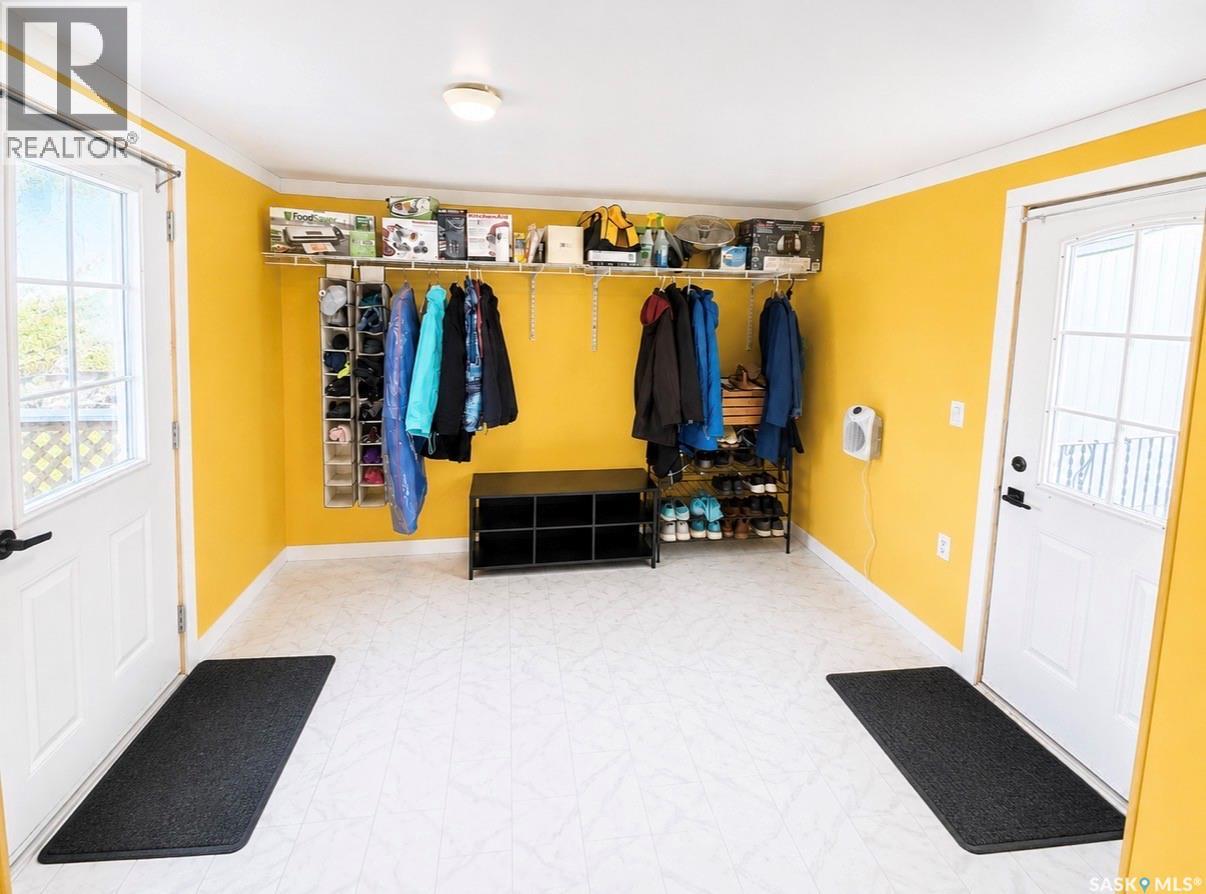 509 Toews STREET - 16