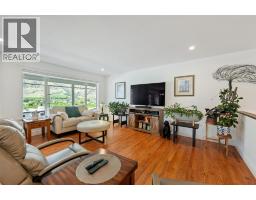 3pc Ensuite bath - 101 2nd Avenue, Keremeos, BC V0X1N2 Photo 9
