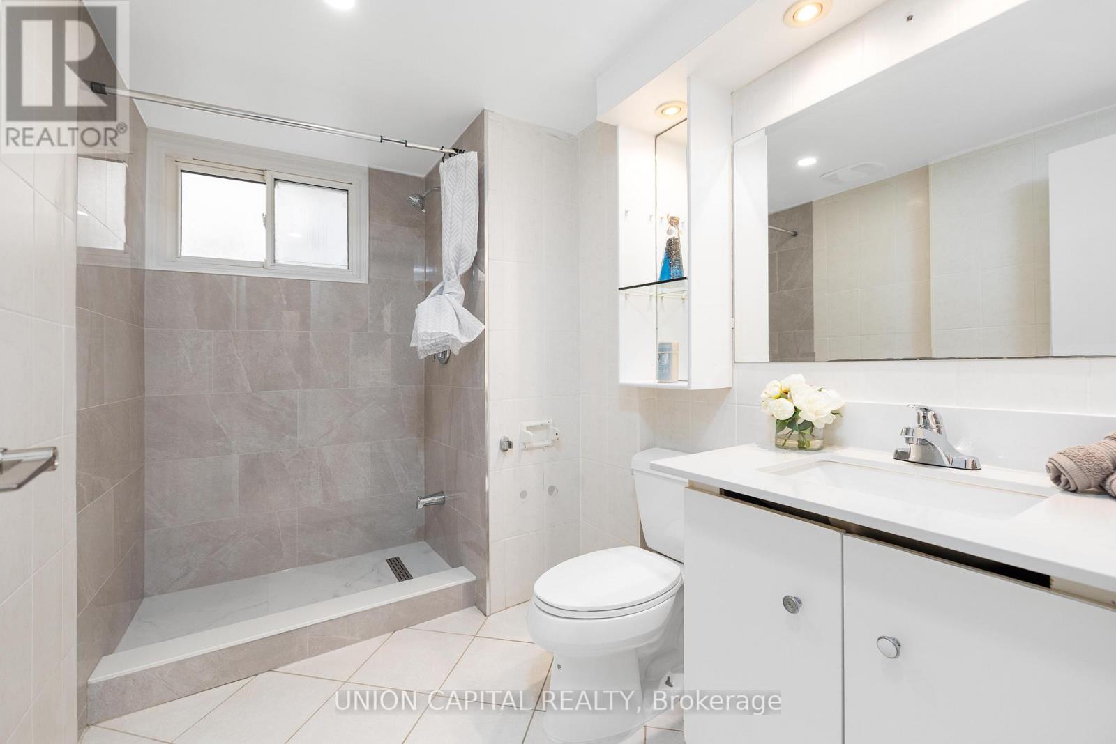 34 LISBURN CRESCENT - 10