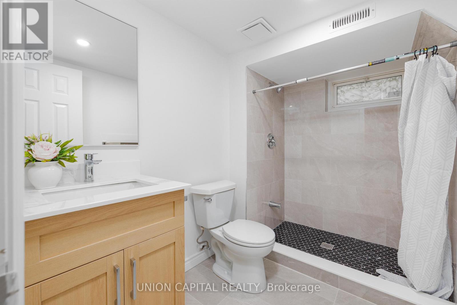 34 LISBURN CRESCENT - 15