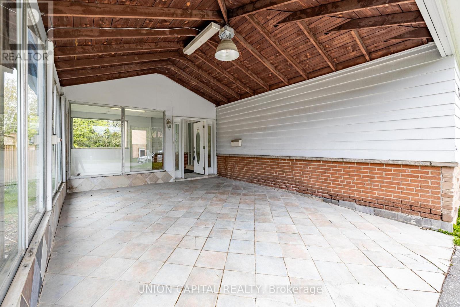 34 LISBURN CRESCENT - 2