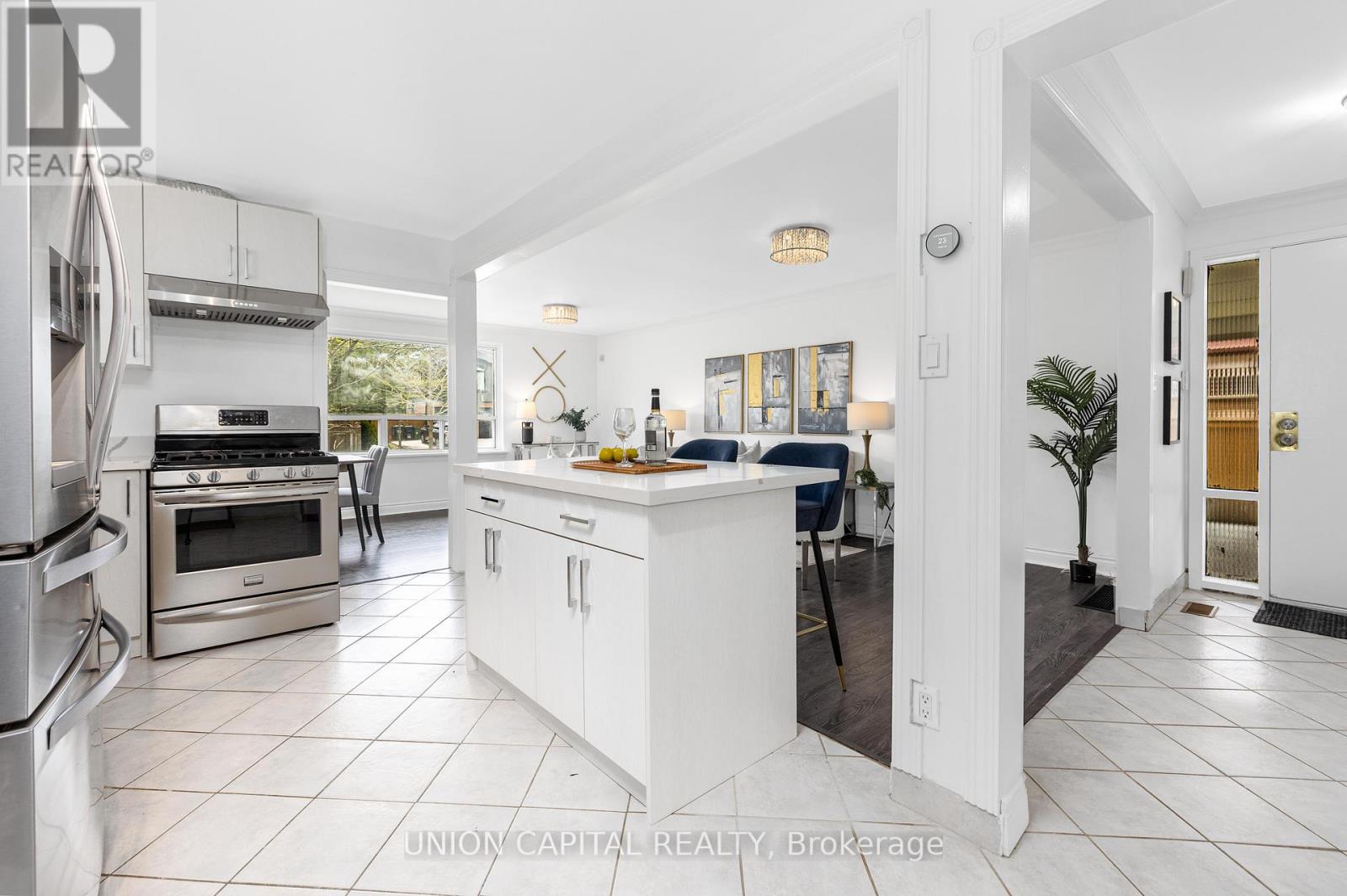 34 LISBURN CRESCENT - 4