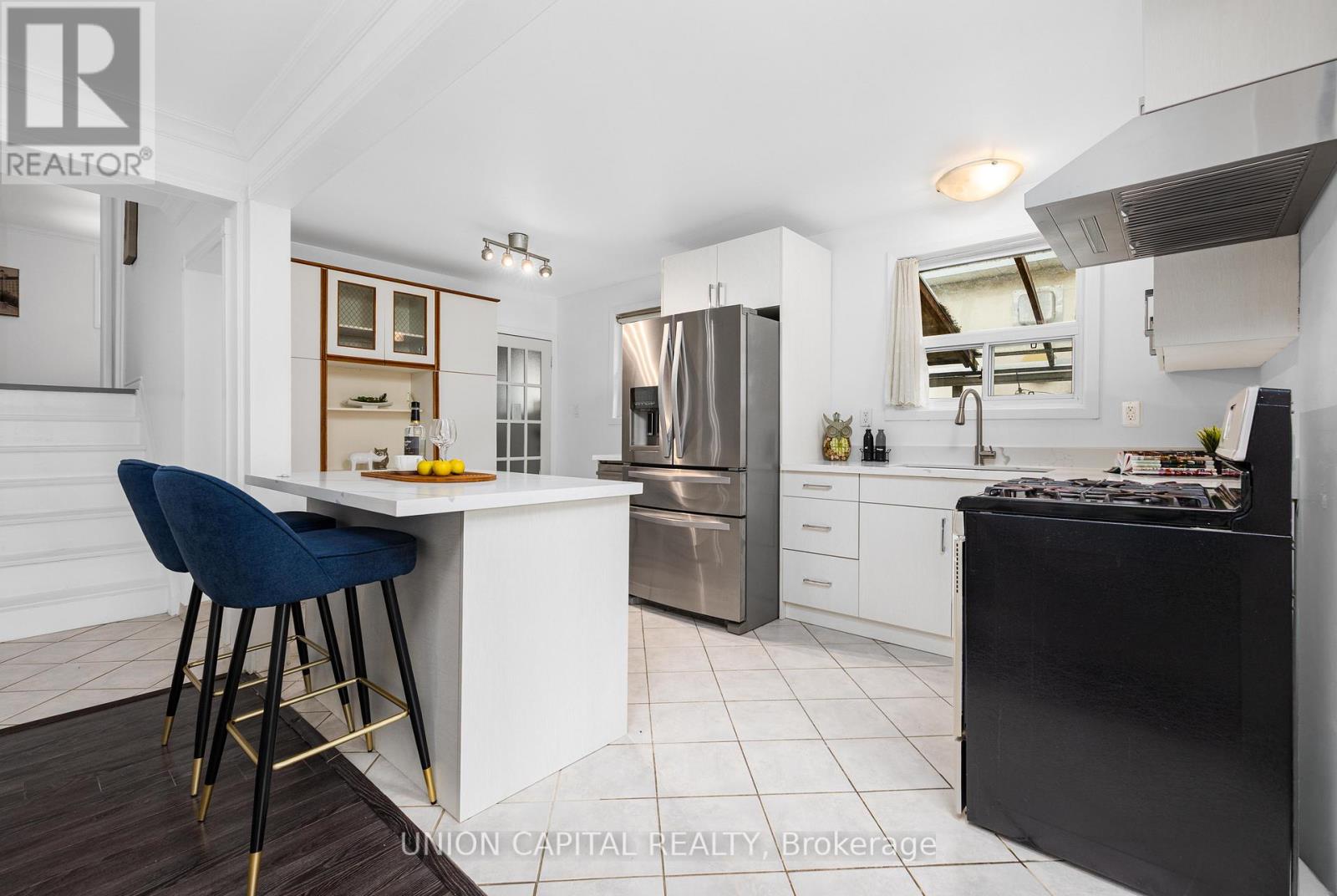 34 LISBURN CRESCENT - 5