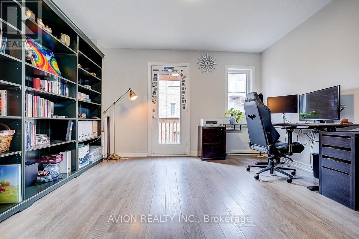 24 FANNY GROVE WAY - 4