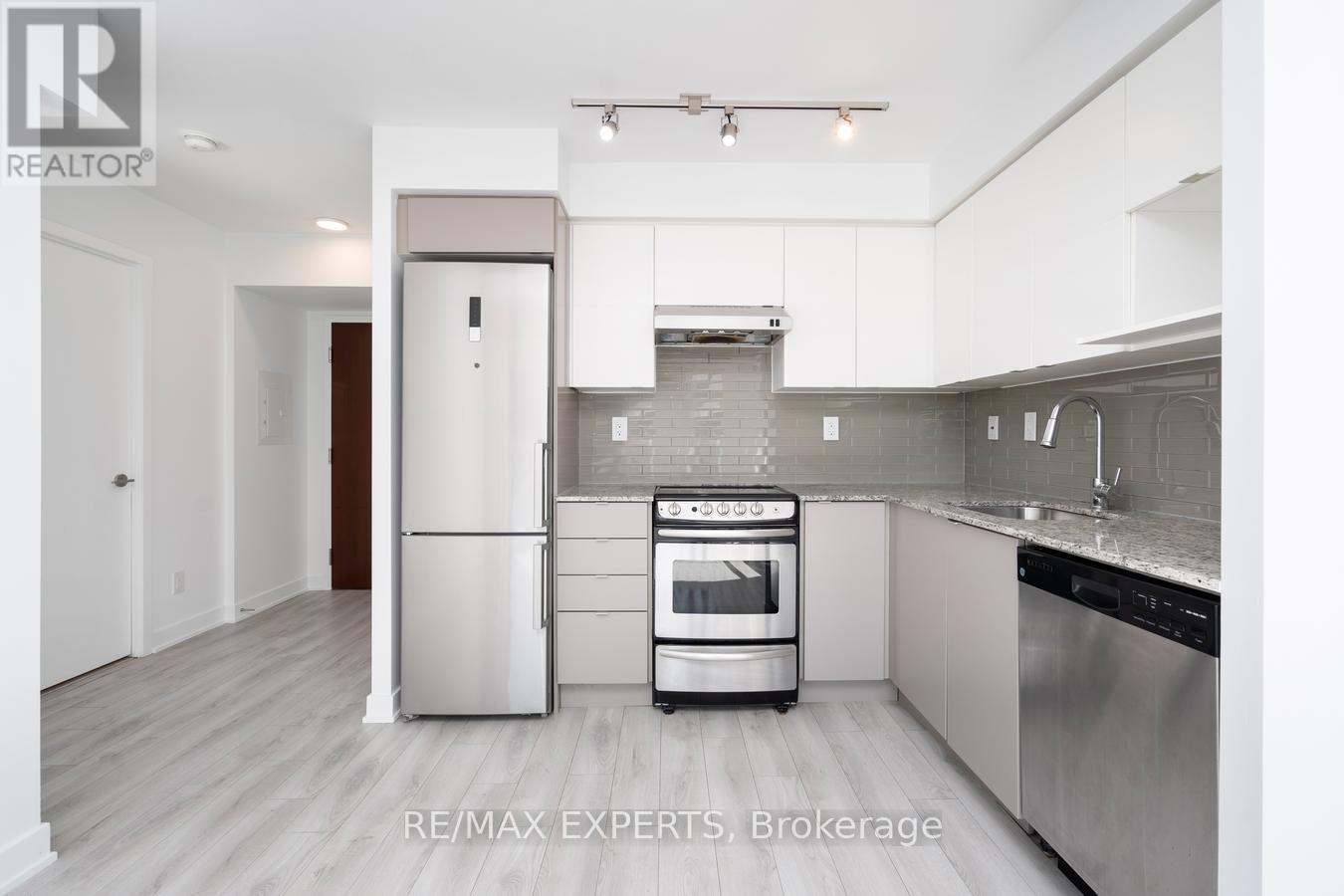 #416 160 FLEMINGTON ROAD - 12