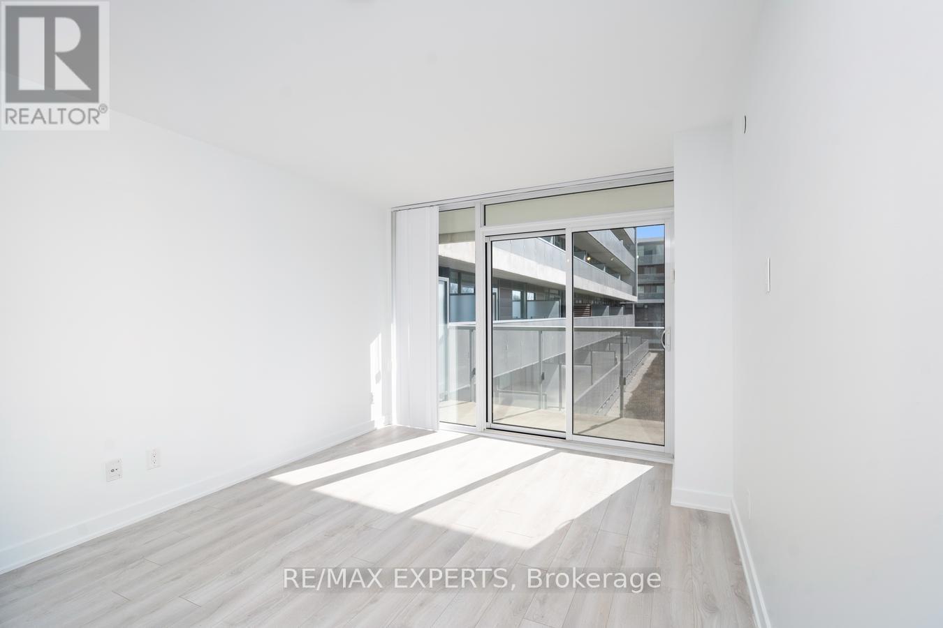 #416 160 FLEMINGTON ROAD - 16