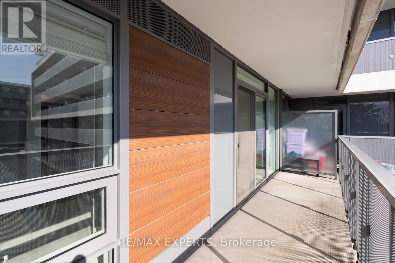 #416 160 FLEMINGTON ROAD - 25