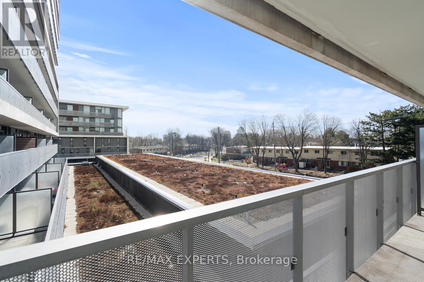 #416 160 FLEMINGTON ROAD - 26