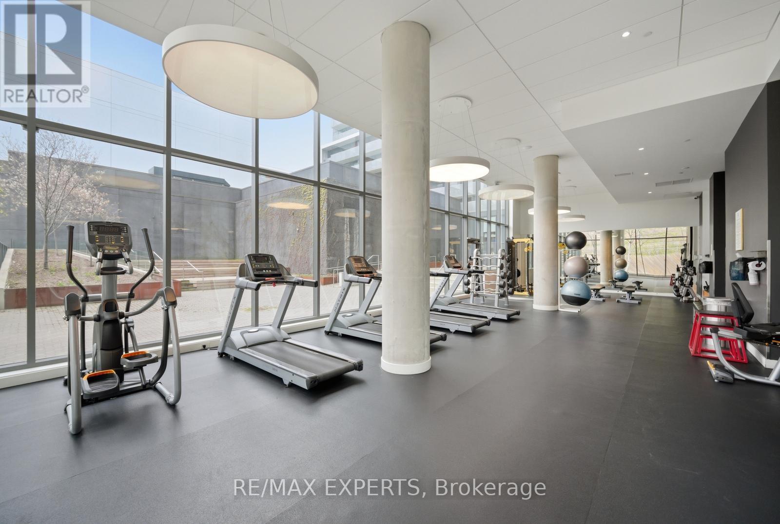 #416 160 FLEMINGTON ROAD - 33