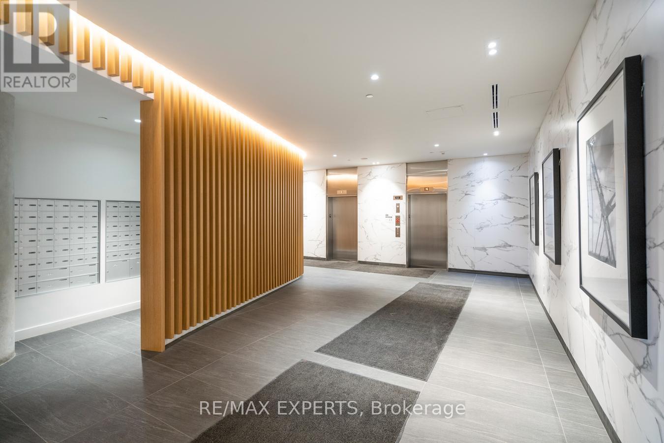 #416 160 FLEMINGTON ROAD - 5