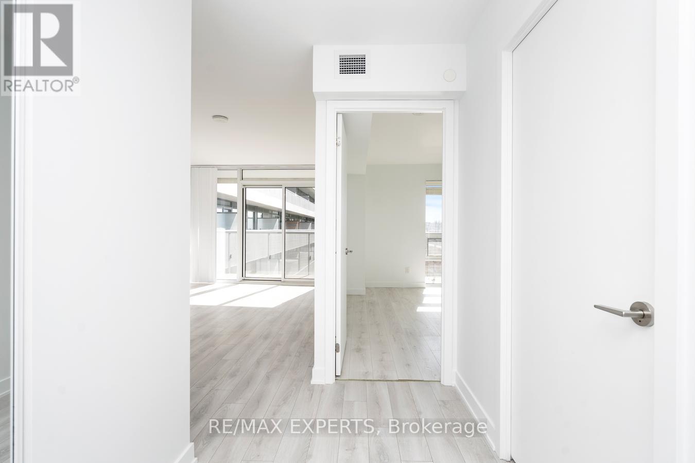 #416 160 FLEMINGTON ROAD - 8