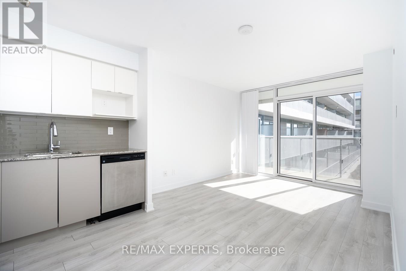 #416 160 FLEMINGTON ROAD - 9